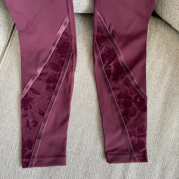 Lululemon Wunder Under Leggings - Picture 6 of 8